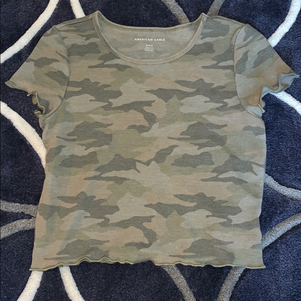 Camo T-shirt with ruffle detailing
